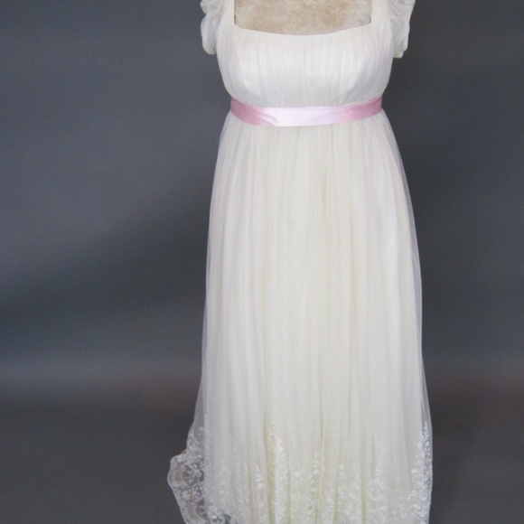 Ivory Cap Sleeve Bridal Gown - Picture 4 of 7